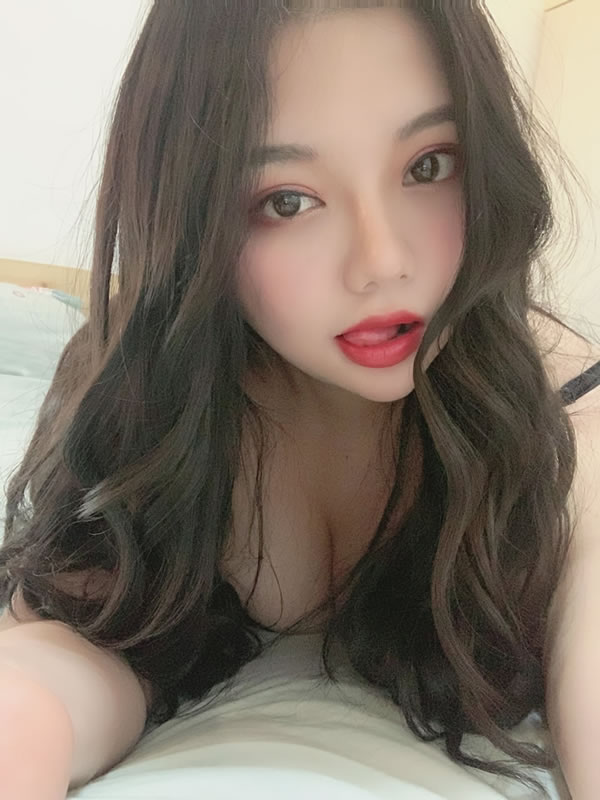 爆乳福利姬@巨巨
