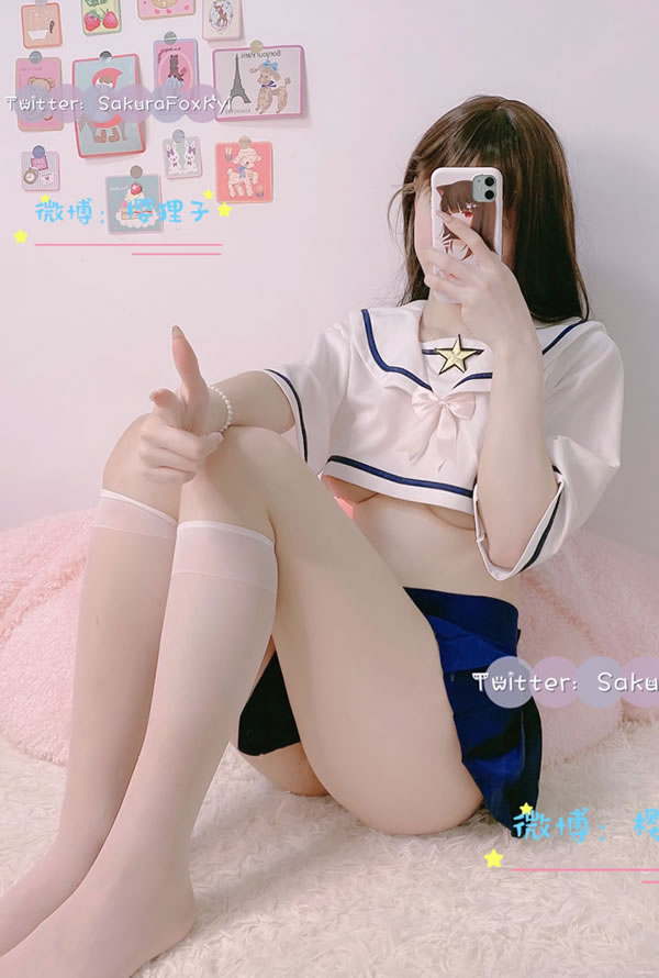 福利姬樱狸子(小熊维尼)尺度私拍图集
