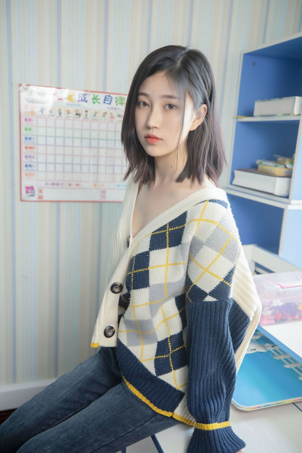 梦丝女神神似年年的女孩