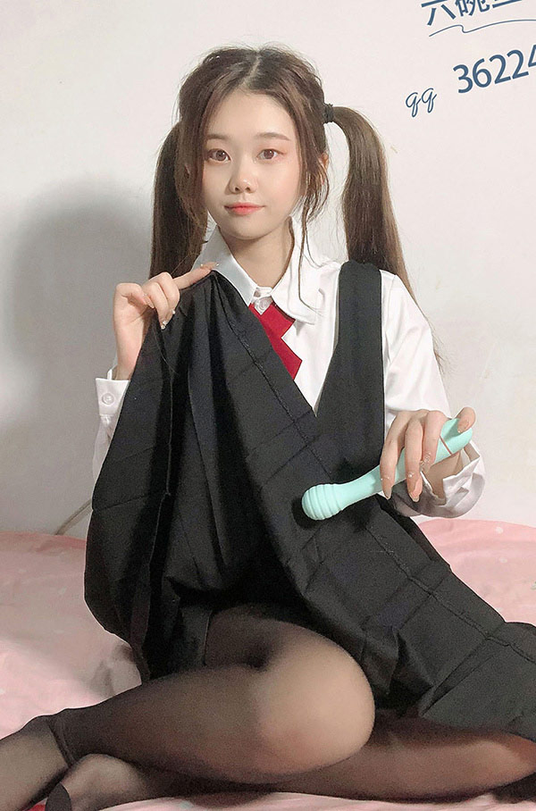 福利姬六碗鱼子酱 黑丝JK学妹尺度图集